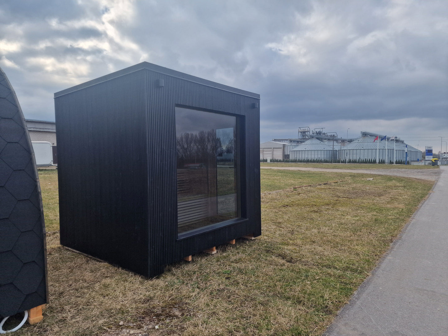 Bastu - Modern kub 2.4 x 2.4 svart