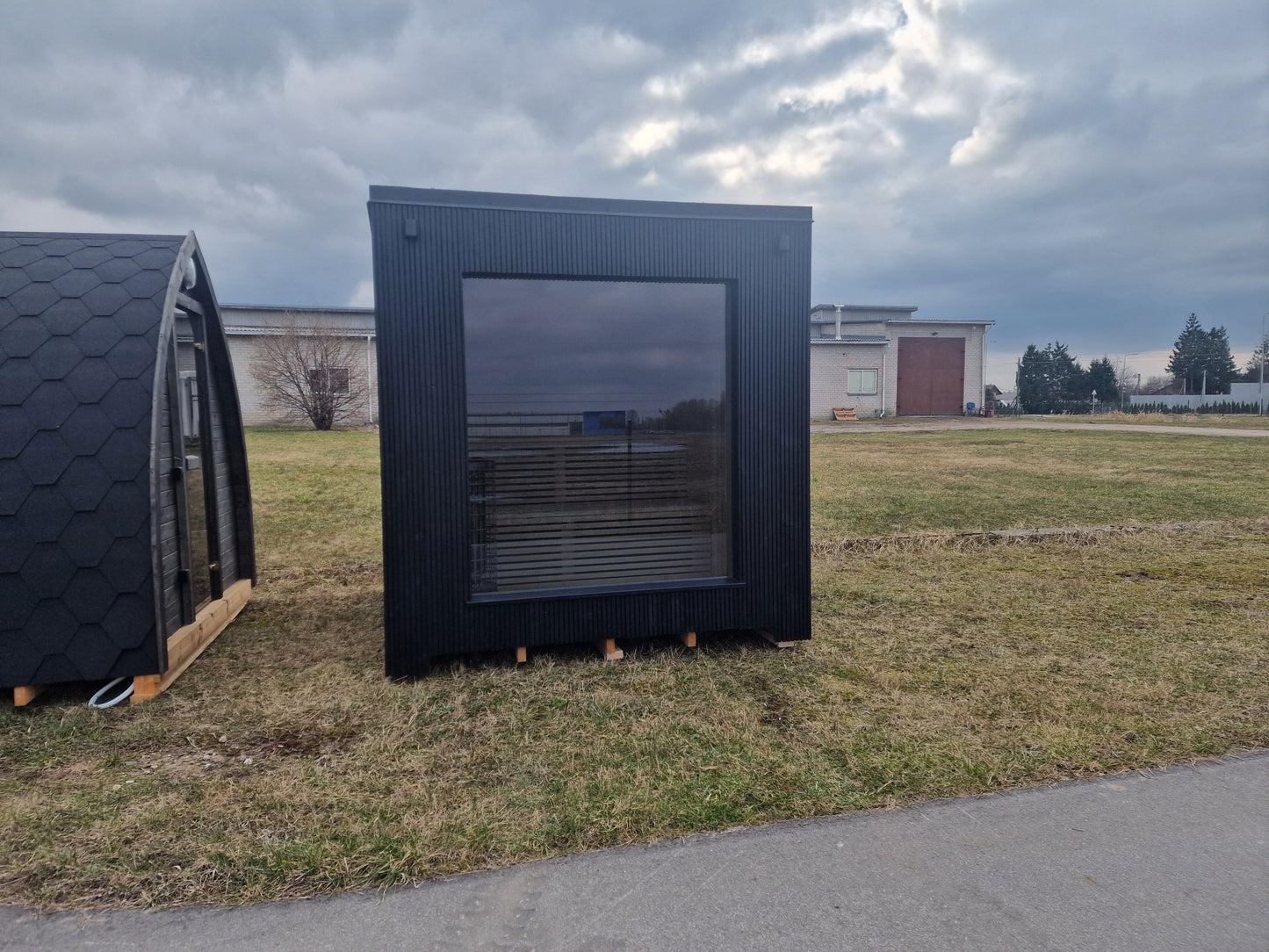 Bastu - Modern kub 2.4 x 2.4 svart