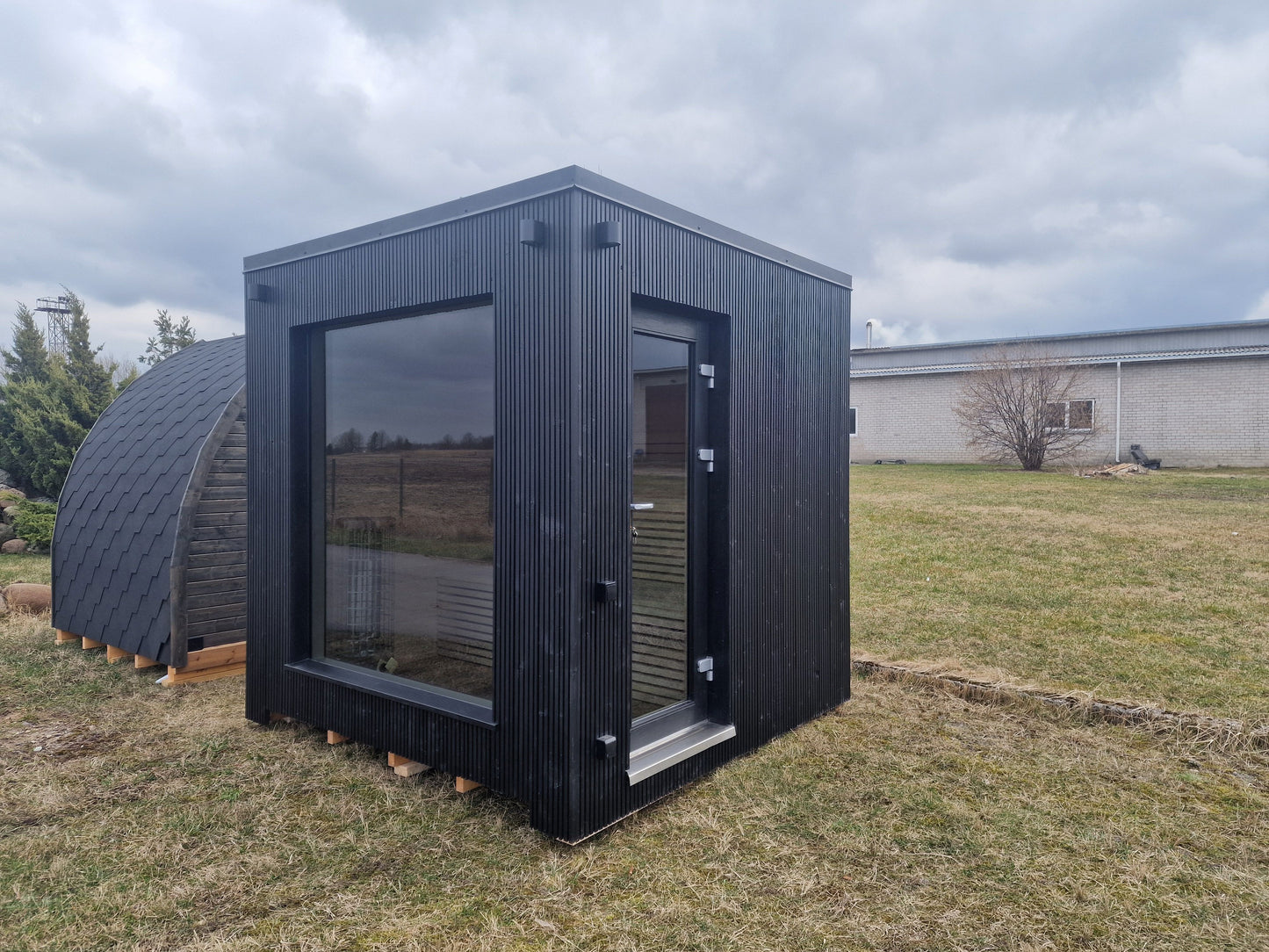 Bastu - Modern kub 2.4 x 2.4 svart