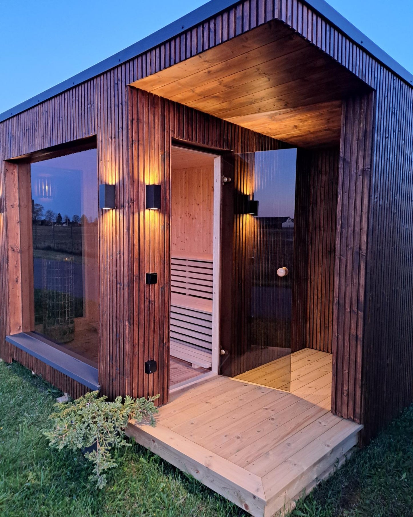 Sauna - Cube Contrast One – 2,4 x 3,5 m med terrasse (BV stål)