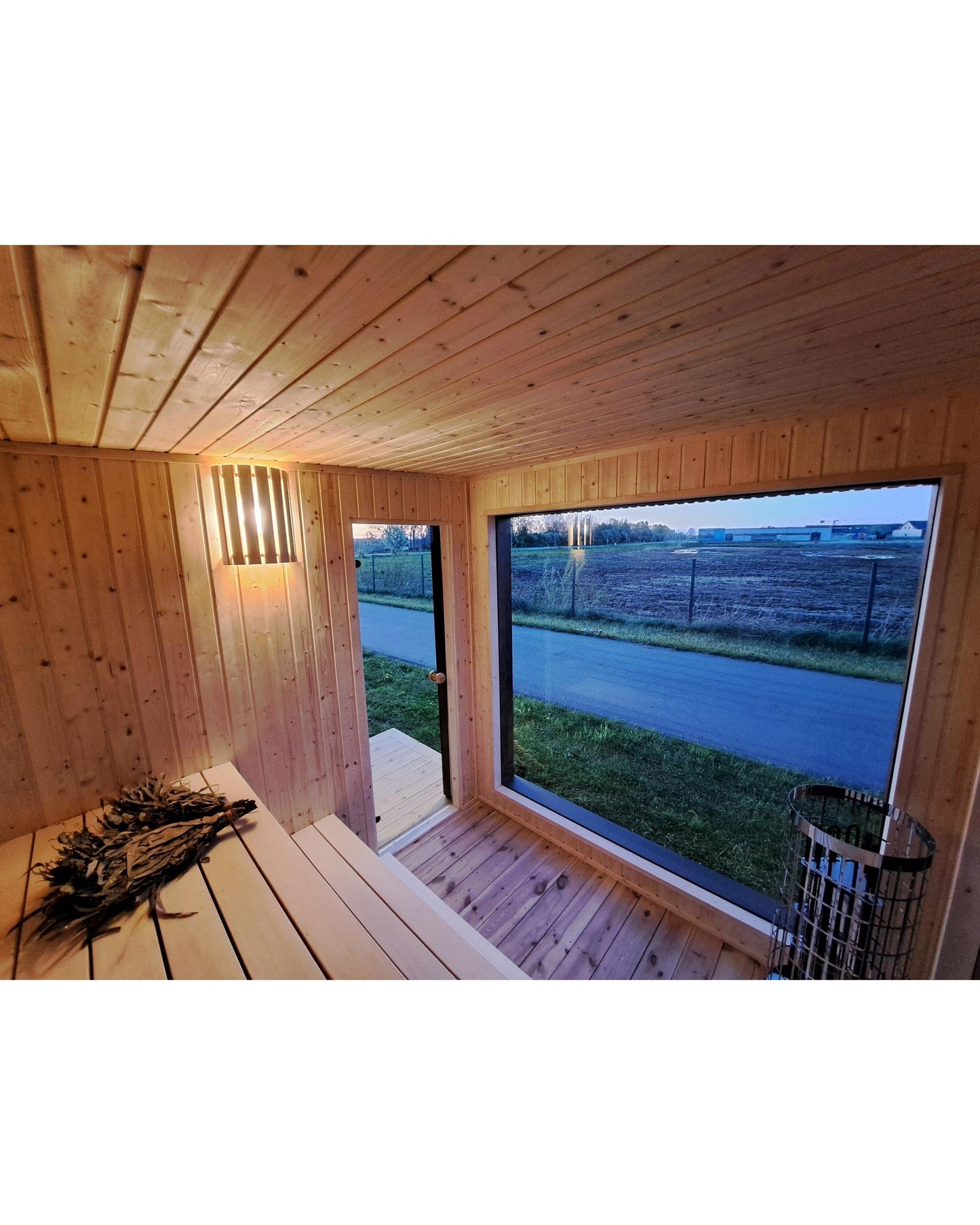 Sauna - Cube Contrast One – 2,4 x 3,5 m med terrasse (BV stål)